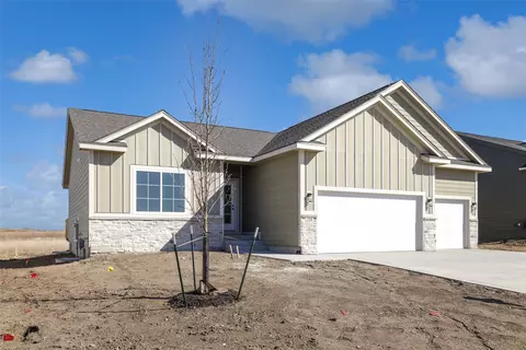 225 NW Ashley Ave, Waukee, IA 50263