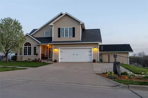108 Golfview Dr, Osceola, IA 50213