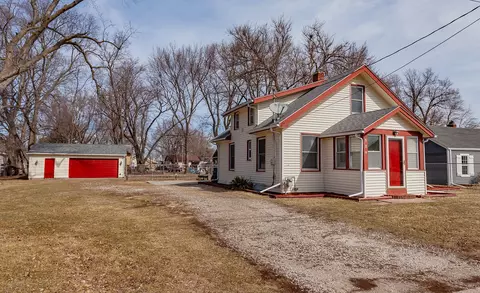 324 Hart Ave, Des Moines, IA 50315
