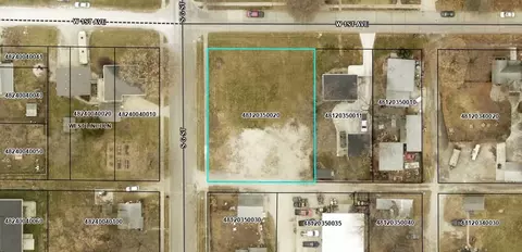 815 W 1st Ave, Indianola, IA 50125