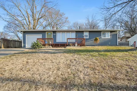 4620 Parkridge Ave, Pleasant Hill, IA 50327