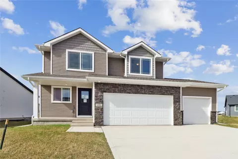 690 NW Rosemont Dr, Waukee, IA 50263