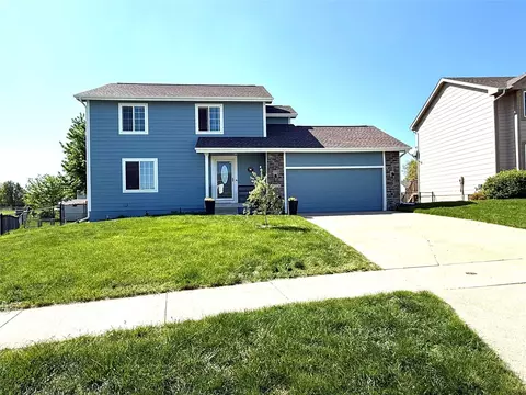 3216 SE Primrose Dr, Ankeny, IA 50021