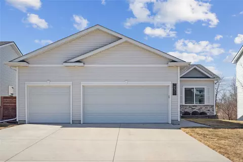 4352 E 48th St, Des Moines, IA 50317