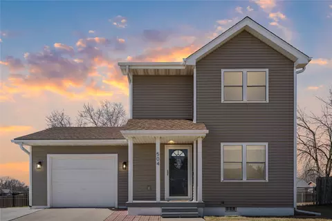 504 Brick St SE, Bondurant, IA 50035