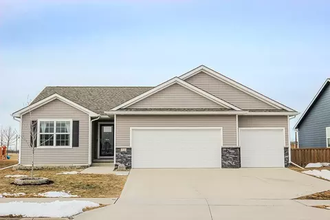 521 NElm St, Elkhart, IA 50073