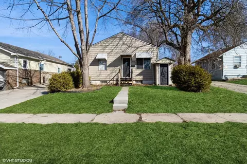 2446 Garfield Ave, Des Moines, IA 50317