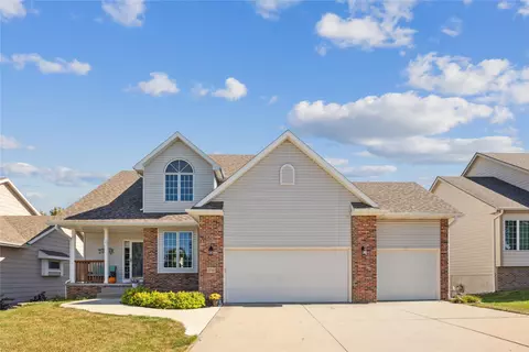 2750 Lexington Dr, Norwalk, IA 50211