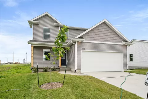 1502 E Girard Ave, Indianola, IA 50125