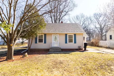 2407 53rd St, Des Moines, IA 50310