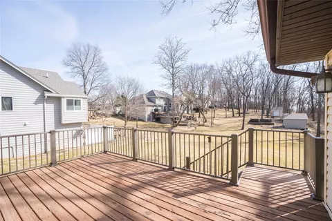 7226 NW 85th Pl, Johnston, IA 50131