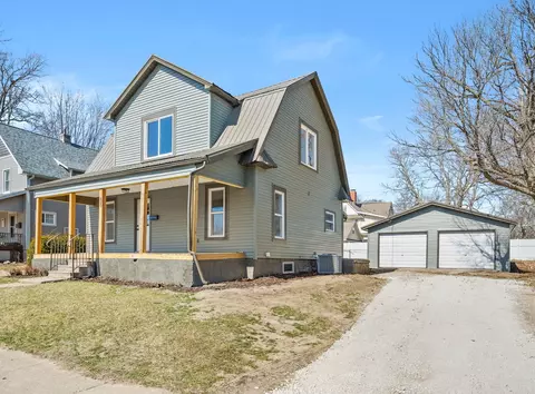 805 E Washington St, Knoxville, IA 50138