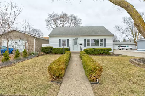 217 13th St, Ames, IA 50010