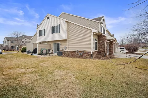 635 87th St, West Des Moines, IA 50266