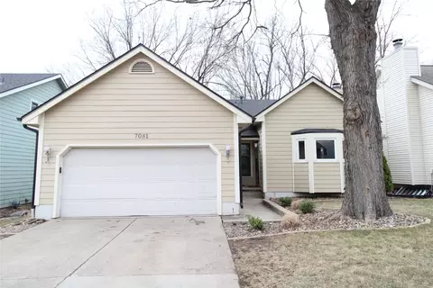 7081 Hickory Ln, Urbandale, IA 50322