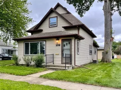 102 5th St SW, Altoona, IA 50009