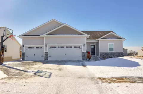 2413 NW 44th St, Ankeny, IA 50023