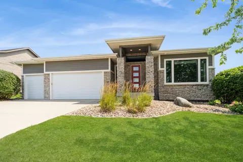 310 Abigail Ln, Waukee, IA 50263