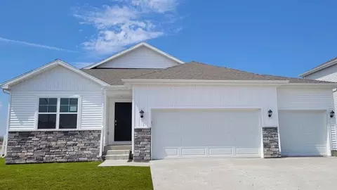 1013 33rd St SE, Altoona, IA 50009