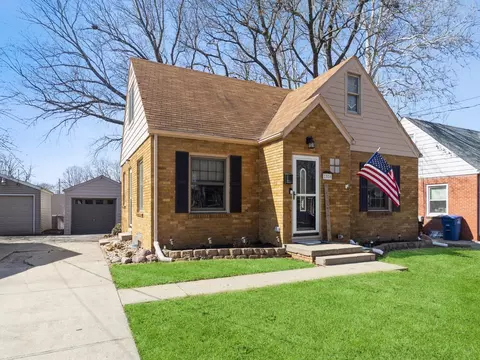 1308 57th Pl, Des Moines, IA 50311