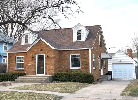 205 W Washington St, Knoxville, IA 50138