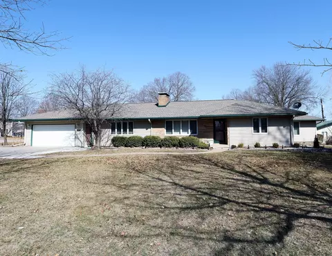 515 E Ilion Ave, Chariton, IA 50049