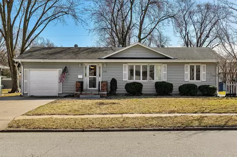 205 SE 7th St, Ankeny, IA 50021