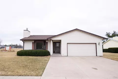608 16th Ave, Grinnell, IA 50112