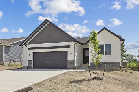 461 Napoli Ave, West Des Moines, IA 50266
