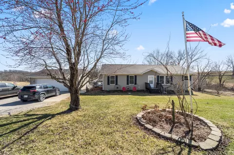 1670 Lucas Dr, Knoxville, IA 50138