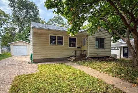 4112 4th St, Des Moines, IA 50313