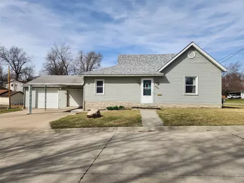 602 S Dayton St, Knoxville, IA 50138