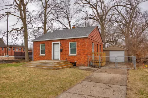 2914 49th St, Des Moines, IA 50310
