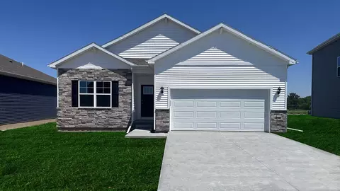 16812 Plum Dr, Urbandale, IA 50322
