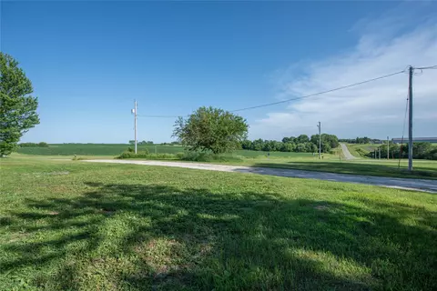 740 S Vine St, Hartford, IA 50118