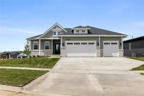 1299 S Radley St, West Des Moines, IA 50266