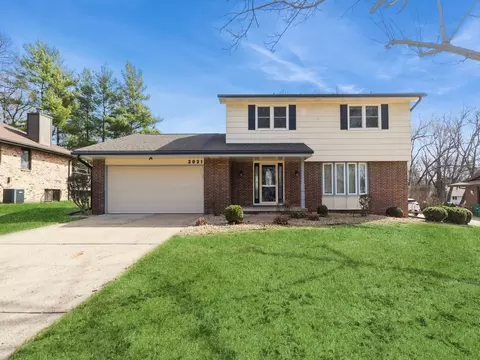 2021 69th St, Windsor Heights, IA 50324