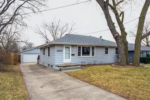 3605 75th St, Urbandale, IA 50322
