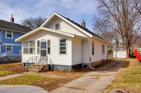 3804 9th St, Des Moines, IA 50313