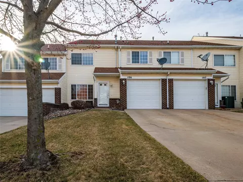 3701 Brook Ridge Ct #106, Des Moines, IA 50317