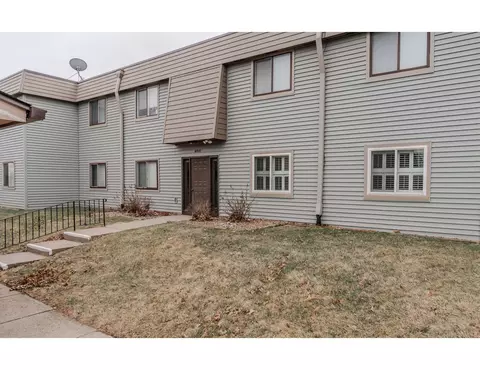 4841 Woodland Ave #6, West Des Moines, IA 50266