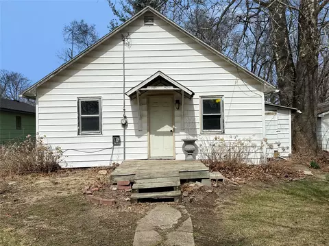 30 Elm St, Carlisle, IA 50047