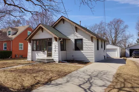 3518 SW 13th St, Des Moines, IA 50315