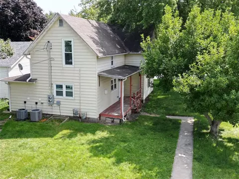 222 W State St, Colfax, IA 50054