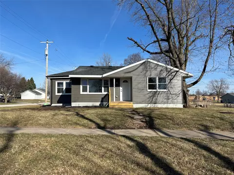 1624 7th St, Perry, IA 50220