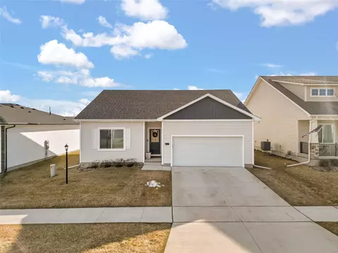 6637 NE 12th Ct, Des Moines, IA 50313