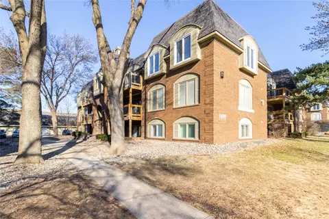 1420 20th St #20, West Des Moines, IA 50265