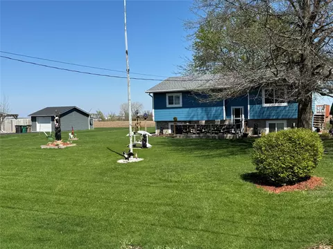 8586 SE Orilla Rd, Cumming, IA 50061