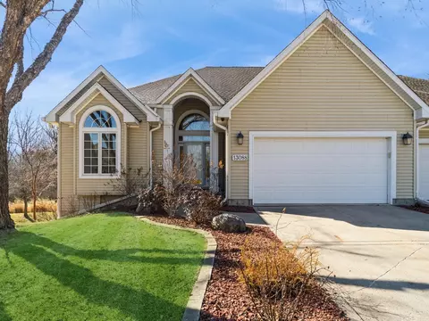 13088 Pinecrest Ln, Clive, IA 50325