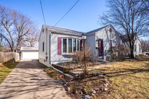 1907 55th St, Des Moines, IA 50310